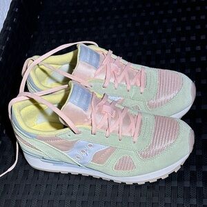 Saucony Shadow Green and Pink Sneakers *rare
